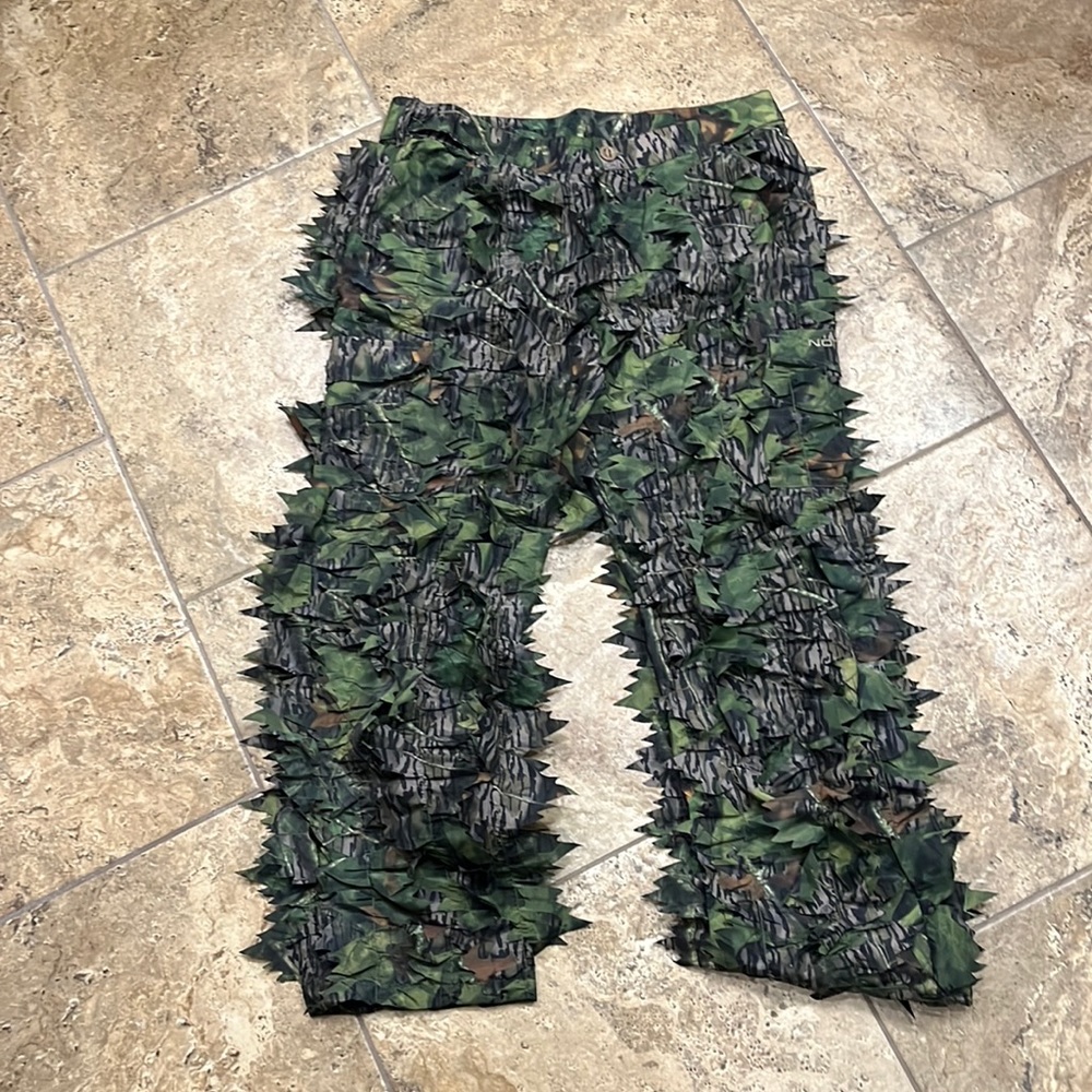 Nomad Leafy Camo Pants - Large (Great Condition)